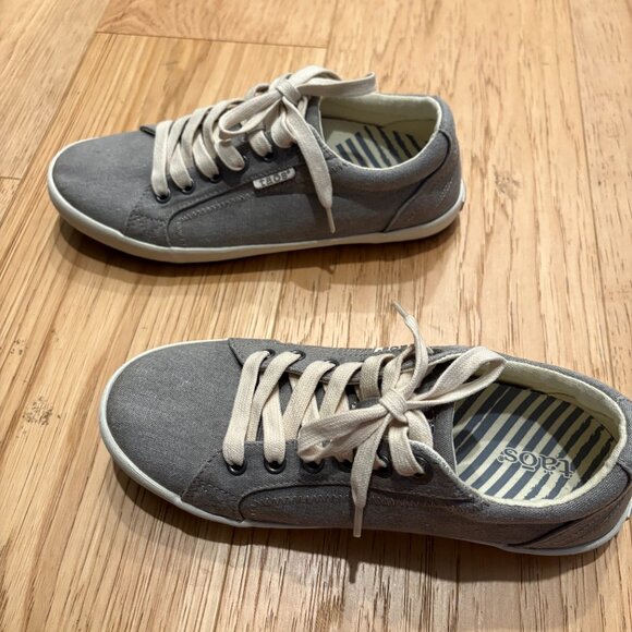 TAOS Star Canvas Sneakers 7.5 - Picture 3 of 4